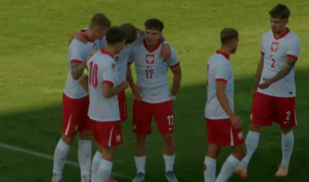 Reprezentacja Polski rozbiła kolejnego rywala. Ekipa Jerzego Brzęczka wygrała na wyjeździe aż 4:0. 17-letni bohater Biało-Czerwonych (VIDEO)